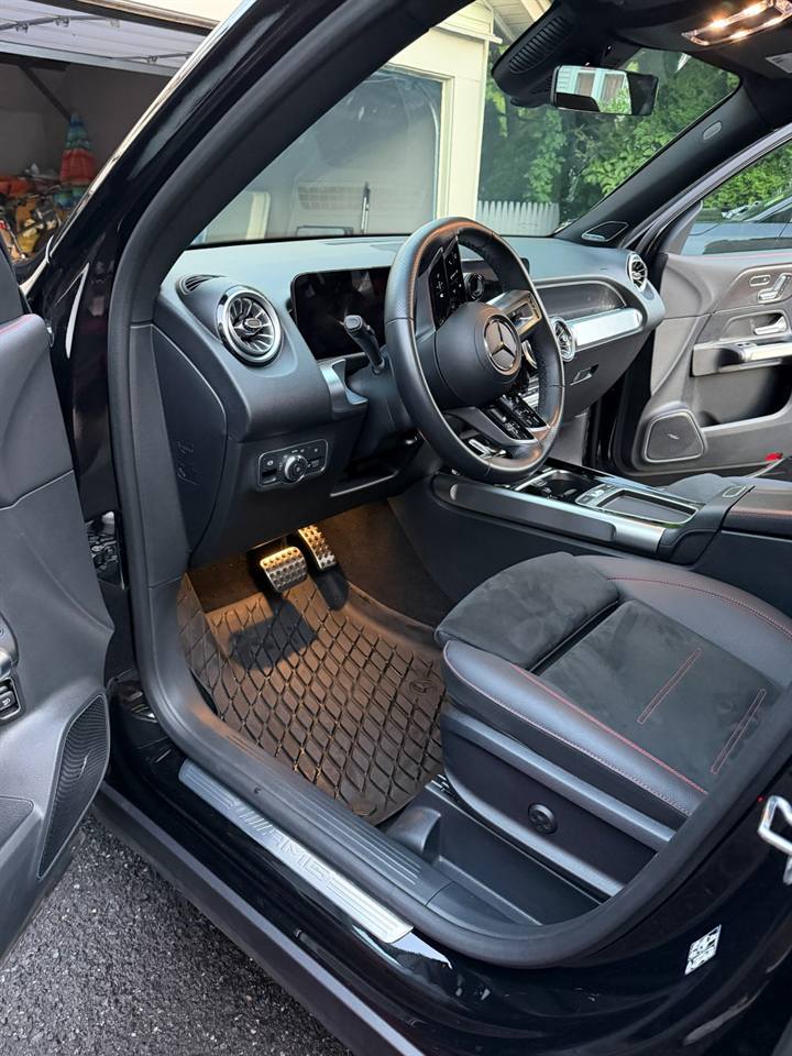 Freshly cleaned Mercedes cabin after a mobile interior car cleaning in Bergen County, NJ